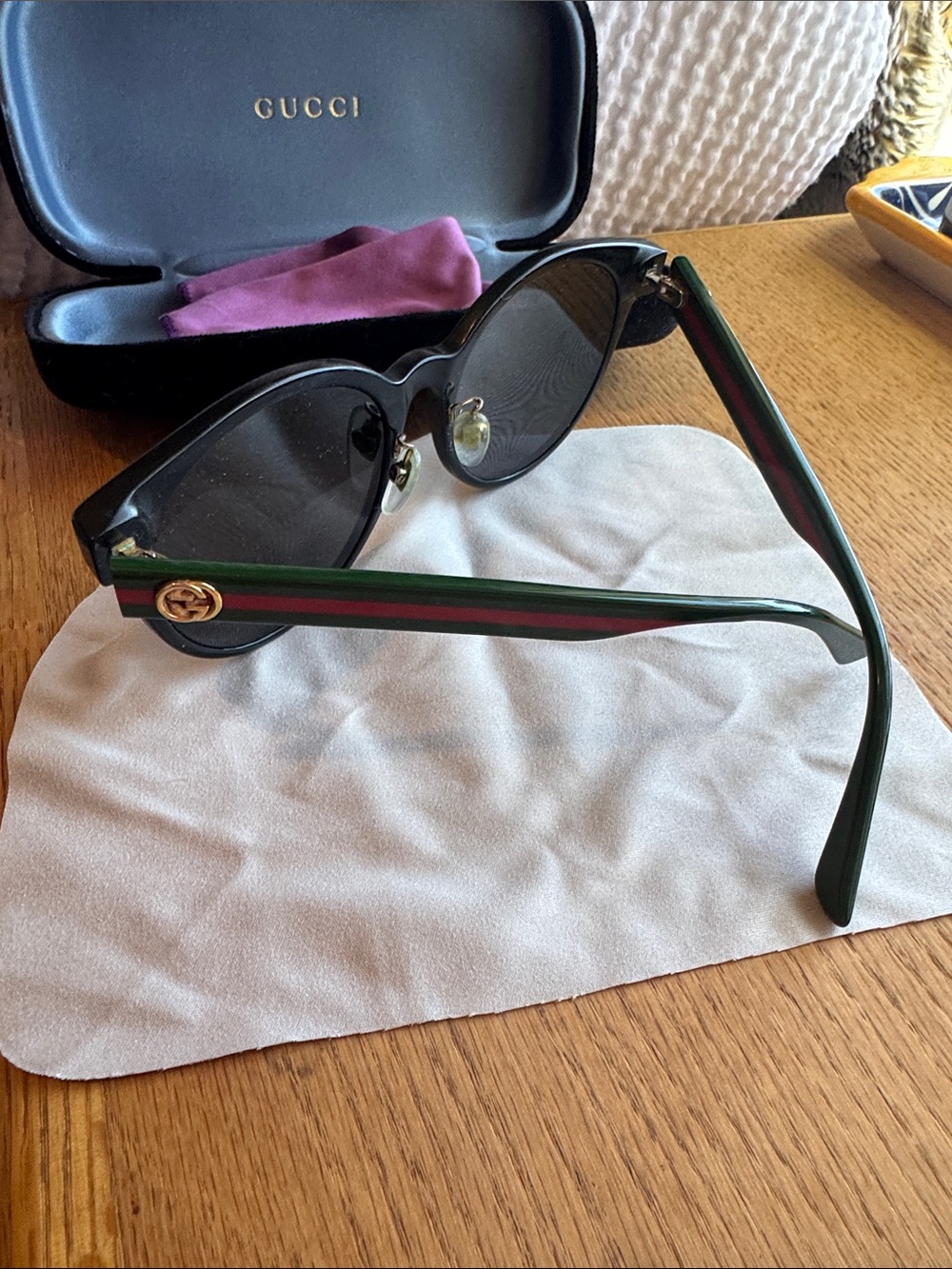Gucci Black Round Frame Sunglasses with Dark Lenses - Picture 2 of 7
